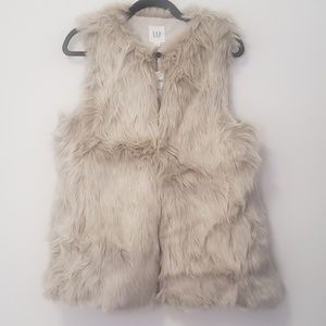 NWT GAP Faux Fur Vest w/ Pockets - Never Worn
